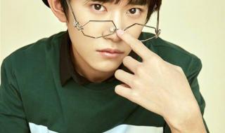 杨紫张一山周冬雨是同学吗 周冬雨资料